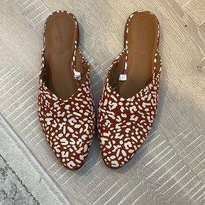 Universal Thread Leopard mules